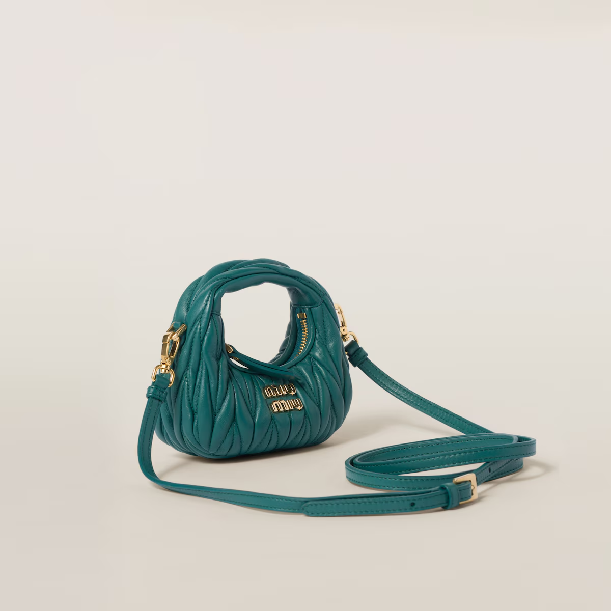 Miu Miu Microbolso hobo de napa Matelassé Wander
