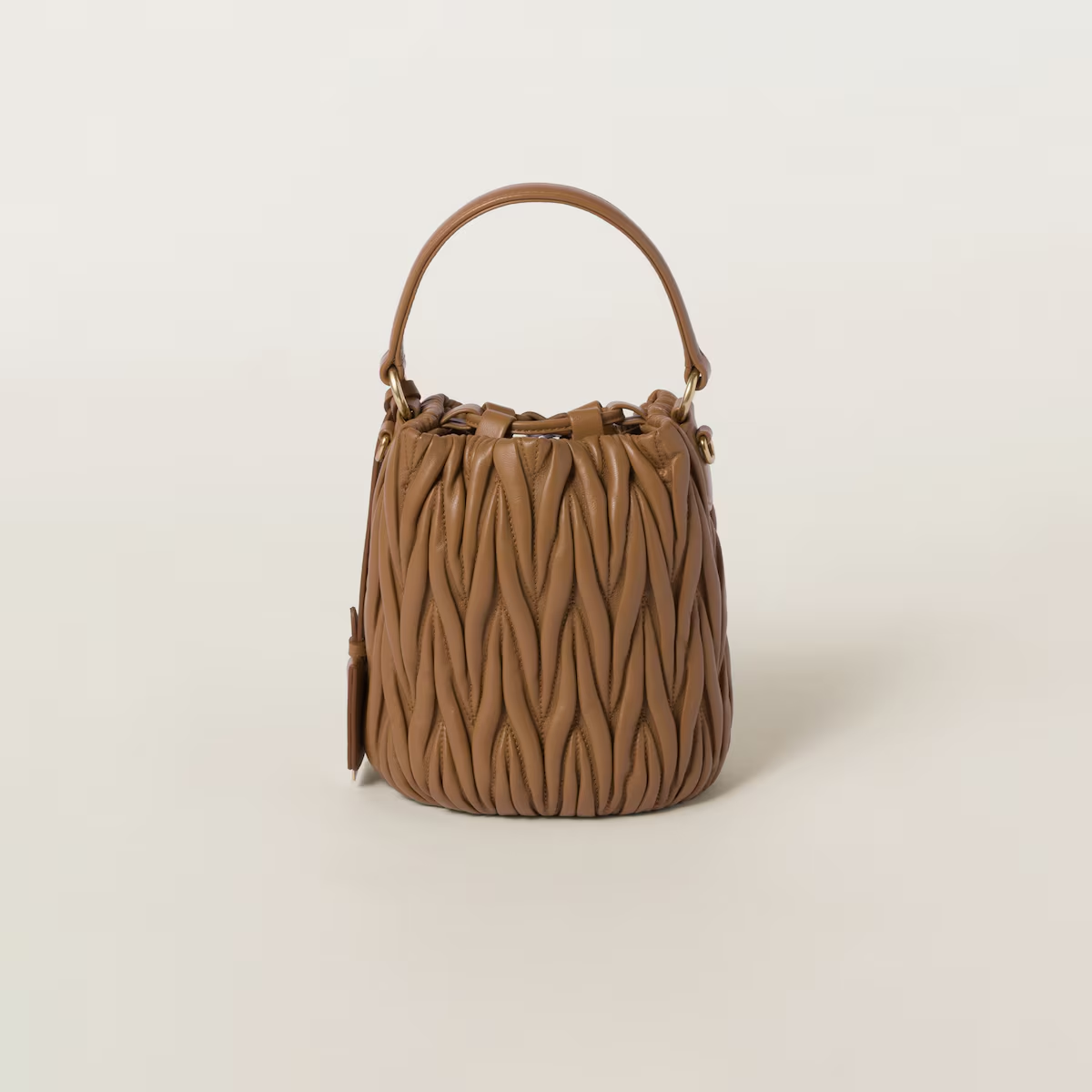 Miu Miu Bolso saco de napa Matelassé