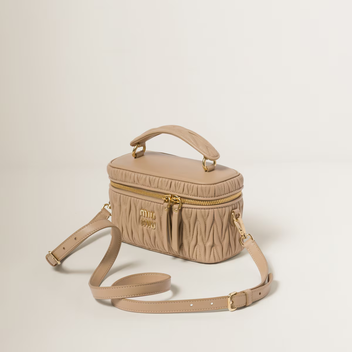 Miu Miu Bolso bandolera de napa Matelassé