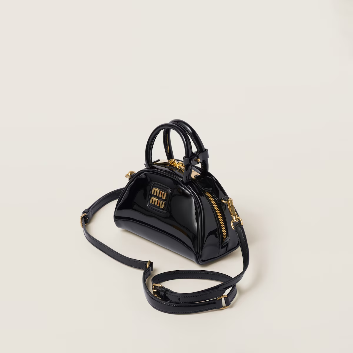 Miu Miu Bolso con asa superior de charol