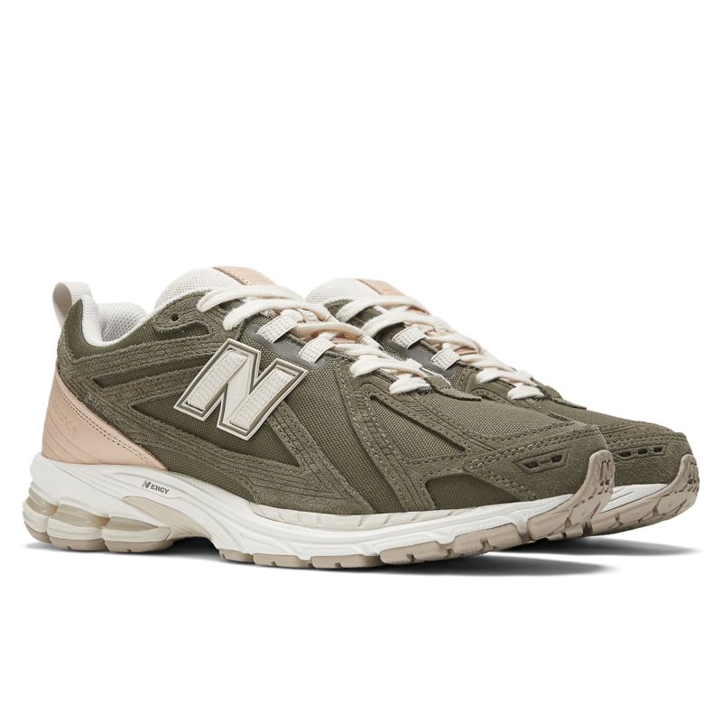 New Balance tenis con parche del logo 1906 | M1906FC