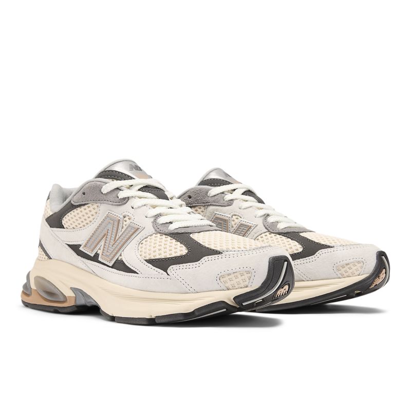 New Balance tenis con detalle del logo 2010 | U2010TTO