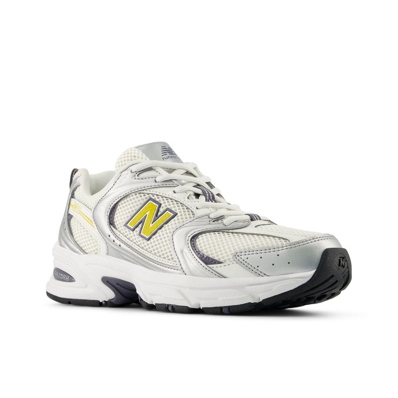 New Balance tenis 530 con detalle del logo | U530153