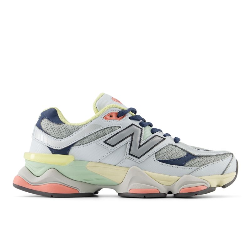 New Balance tenis 9060 con paneles de malla y suela gruesa | U9060TMB