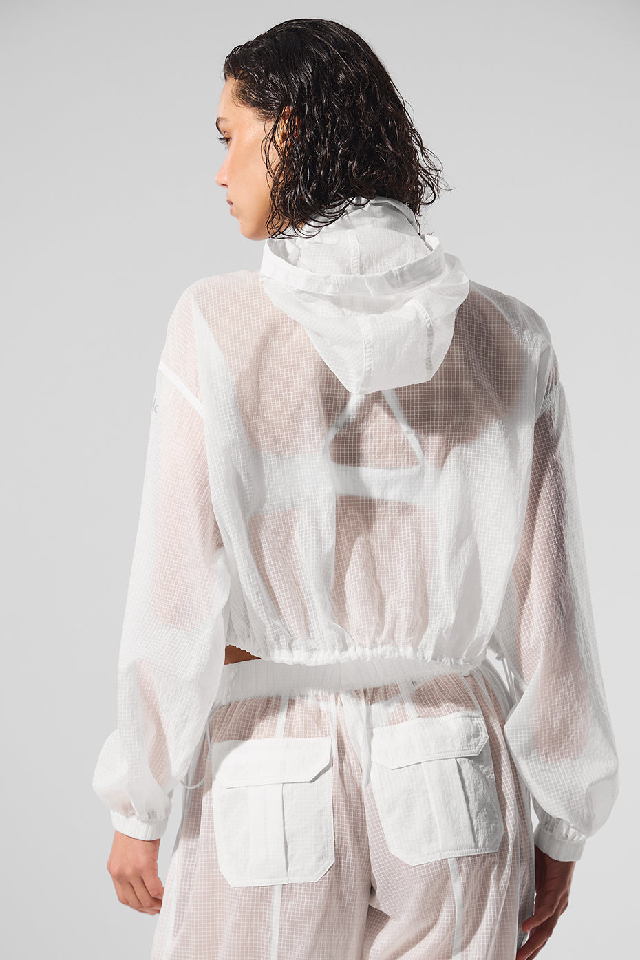 Alo Yoga Cropped Game Time Full Zip Jacket - White - imagen 3