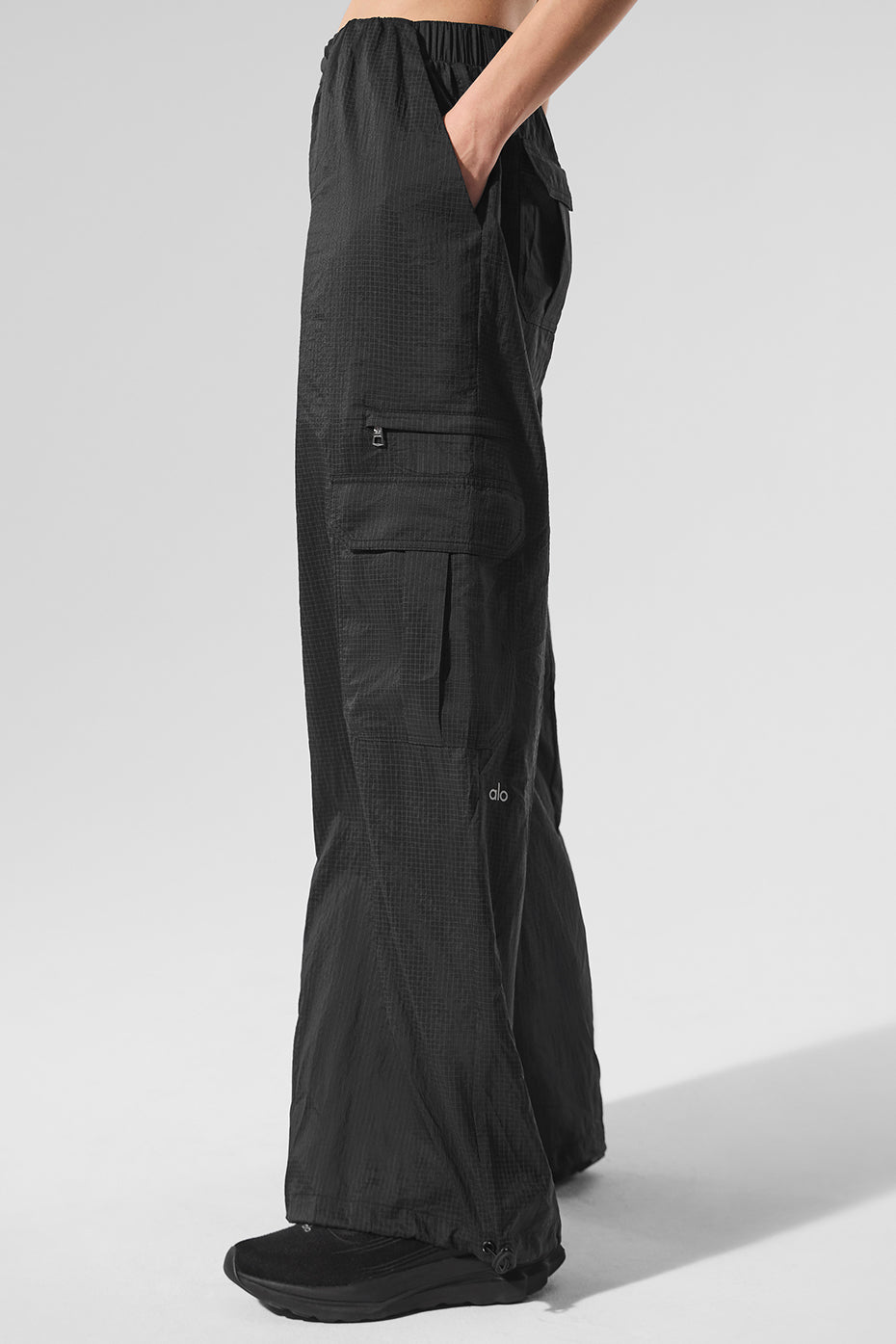 Alo Yoga Sheer Game Time Wide Leg Jogger - Black - imagen 5