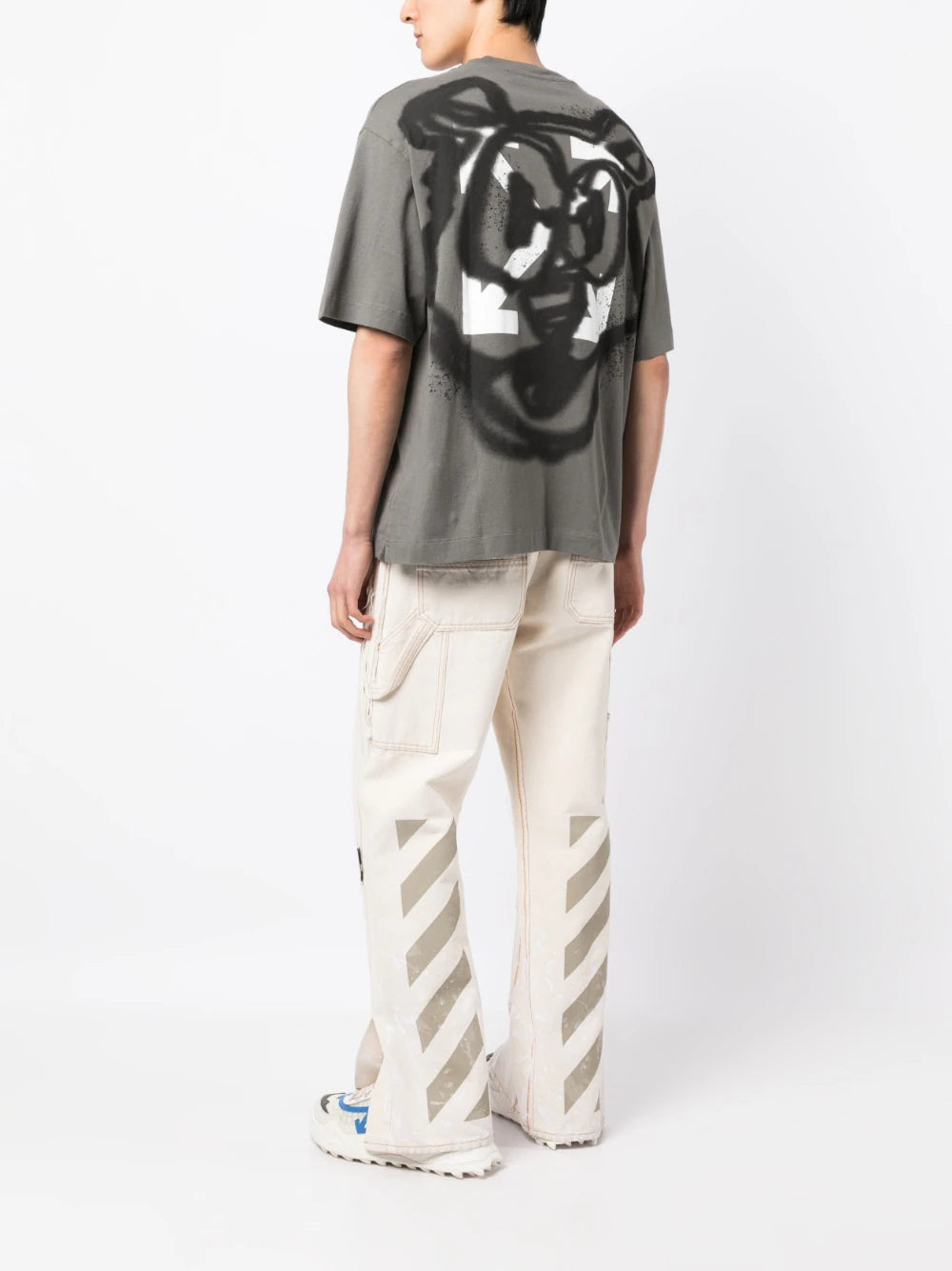 Playera Off-White con estampado gráfico