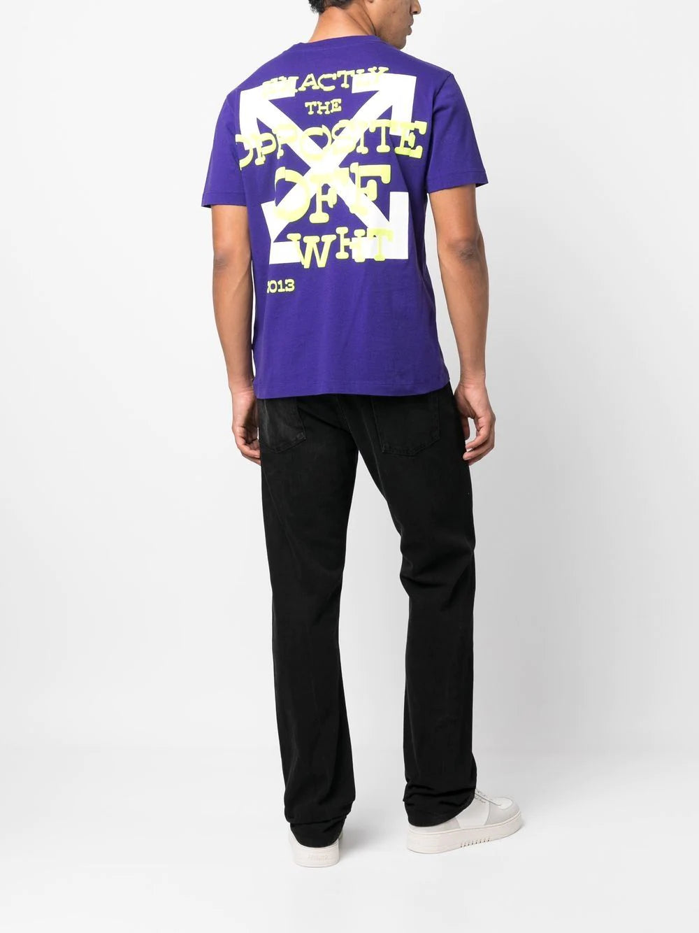 Playera Off-White con logo estampado