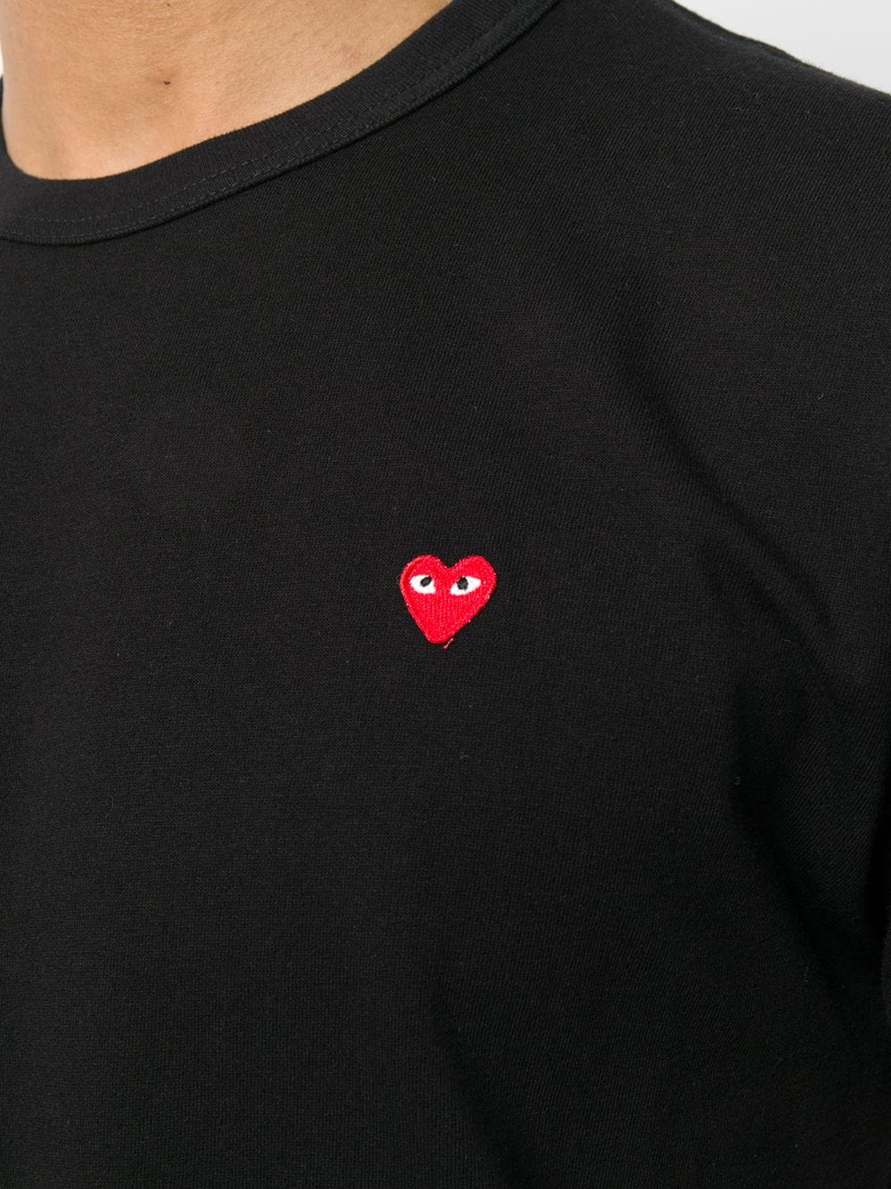 Playera CDG con parche de corazón